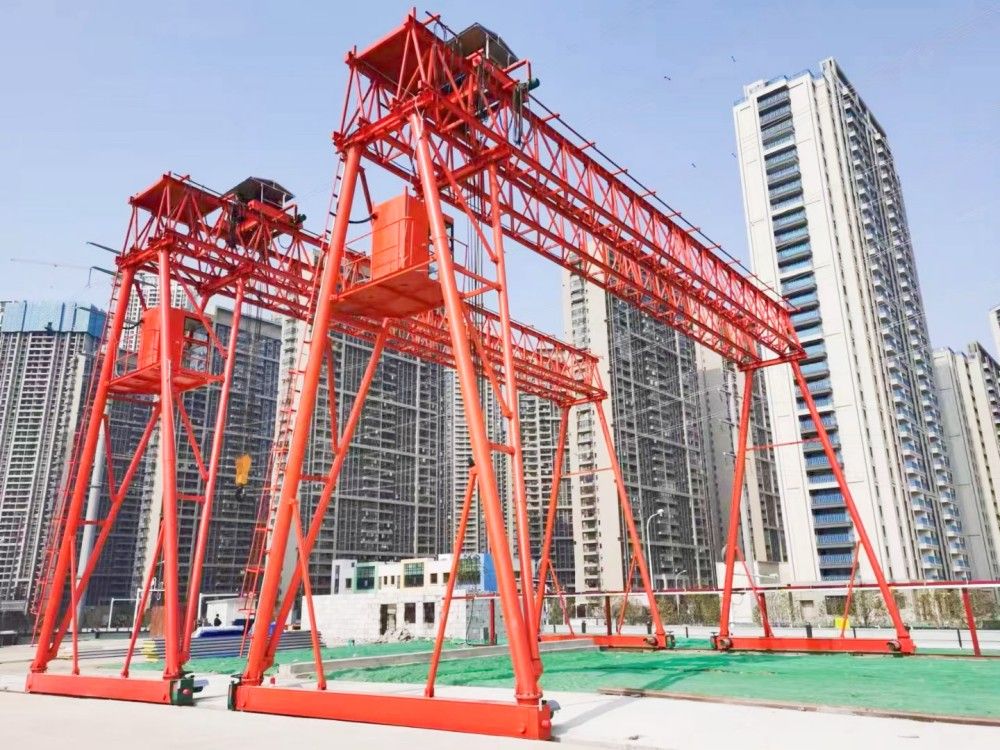 提梁機、路橋門機、MG型桁架雙梁門式起重機生產制造、租賃服務