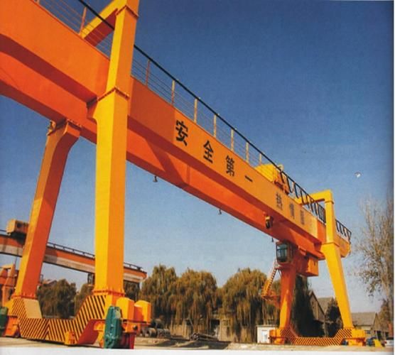 雙梁吊鉤門(mén)式起重機(jī)安全性能及重要特點(diǎn)