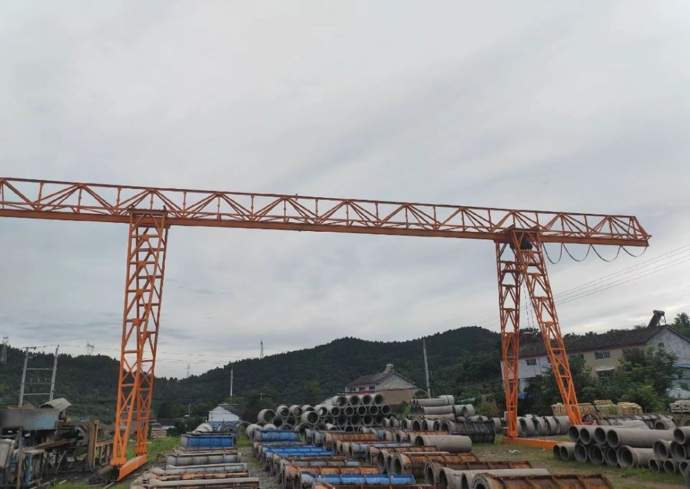 陜西西安龍門吊廠家、MH型電動單梁門式起重機(jī)出廠價(jià)格