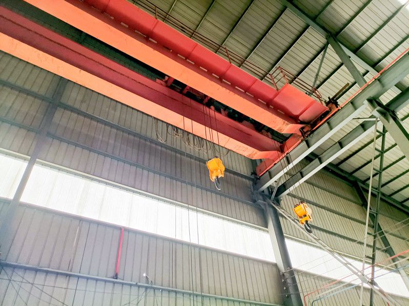 雙梁橋式起重機(jī)、LHE型電動(dòng)葫蘆雙梁橋式起重機(jī)