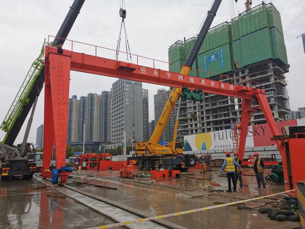 河北保定龍門吊、MH型電動(dòng)單梁門式起重機(jī)