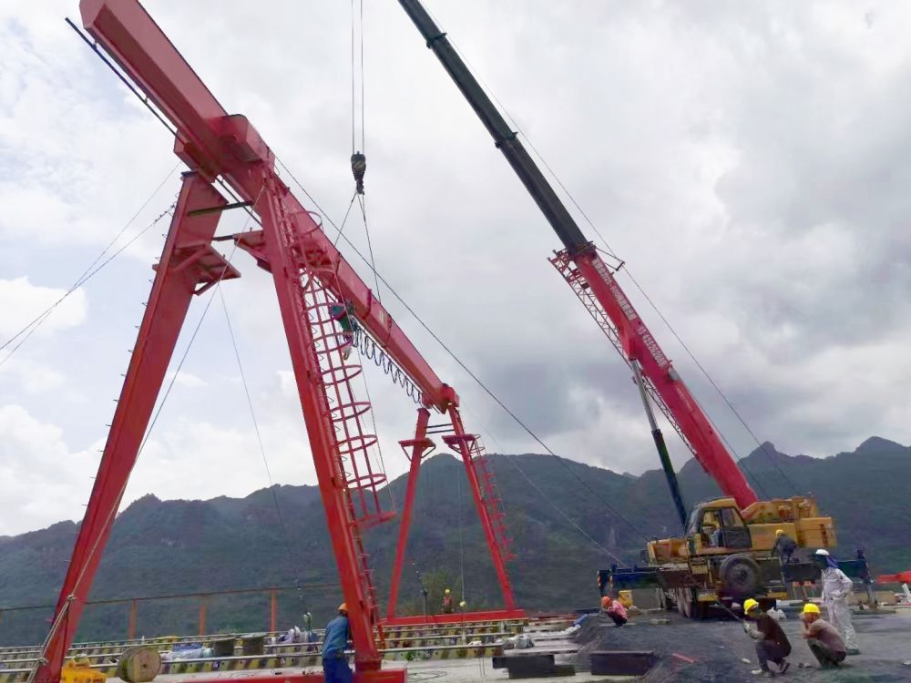 山西運(yùn)城龍門吊廠家、型號(hào)參數(shù)、價(jià)格、單梁門式起重機(jī)生制造安裝維修