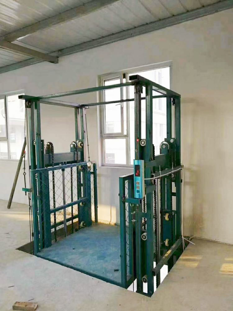 河南安陽升降平臺、載貨升降機，SJD型鏈條導軌式升降機