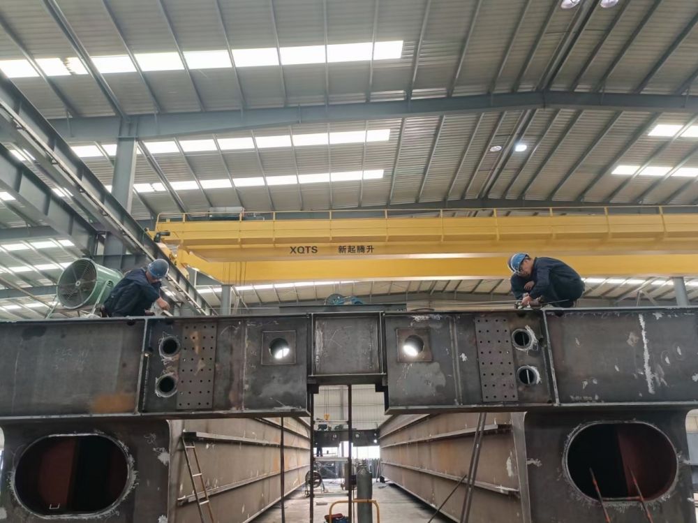 通用吊鉤橋式起重機(jī)、QD型吊鉤雙梁橋式起重機(jī)制造安裝維修廠家