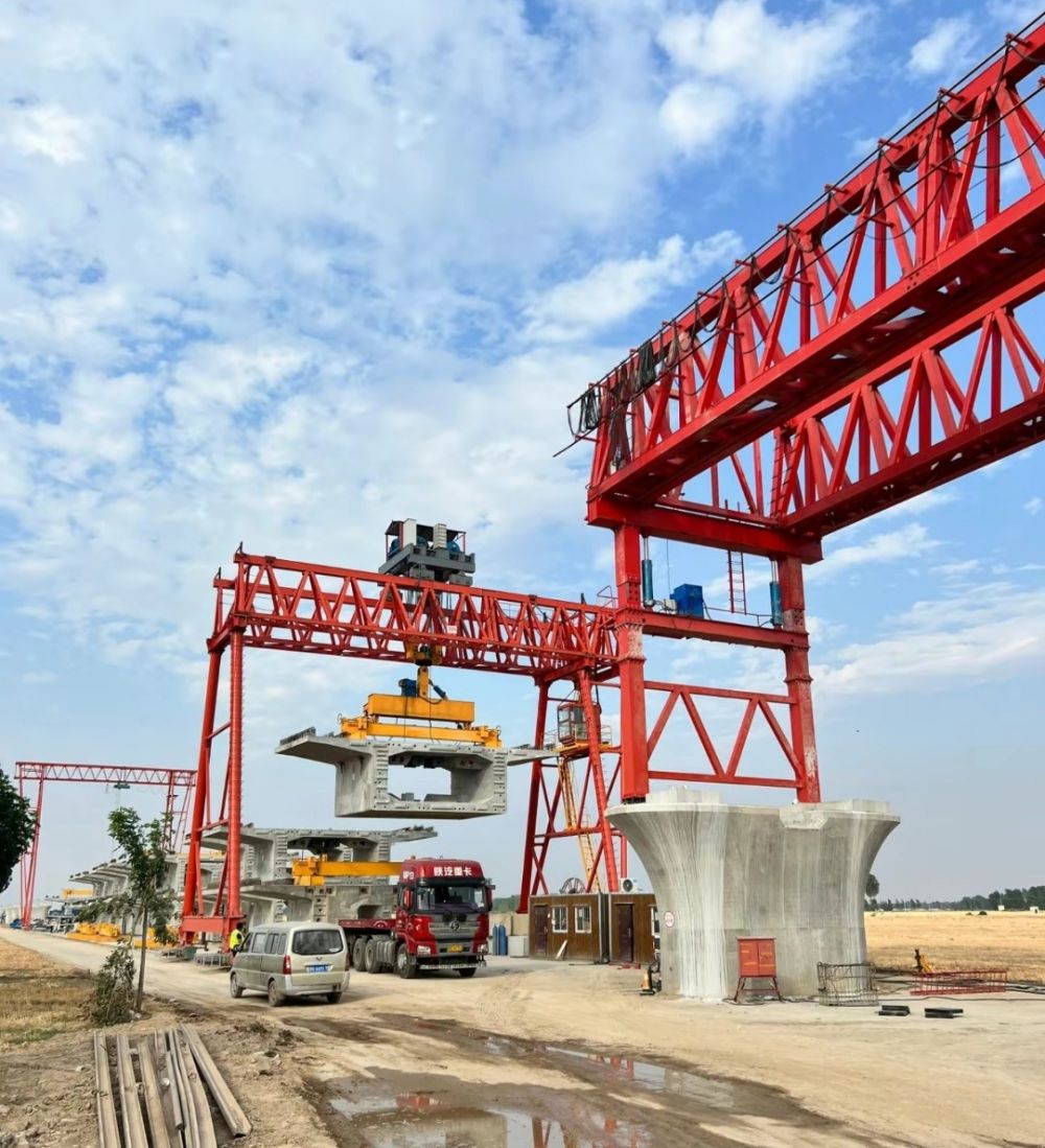南通出租龍門吊廠家、架橋機(jī)、提梁機(jī)、門式起重機(jī)租賃服務(wù)