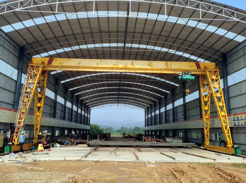 安陽龍門吊廠家、電動單梁門式起重機型號、參數及安裝維修價格