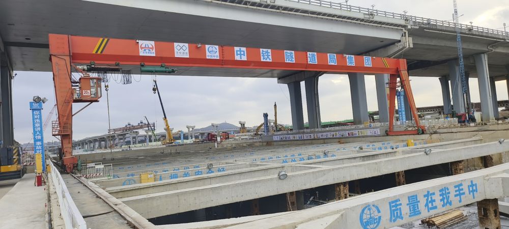 工程龍門吊.jpg