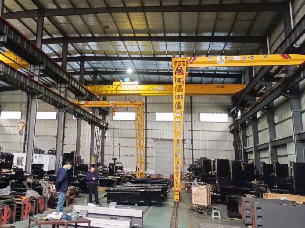 MH型單梁門式起重機、BMH型半腿門式起重機、龍門吊制造安裝維修