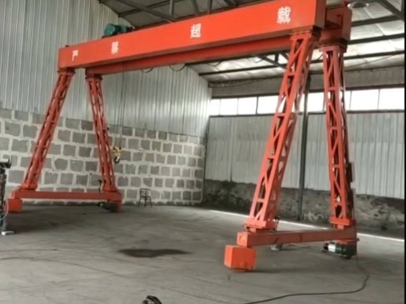 龍門吊生產廠家、電動無軌自行走門式起重機
