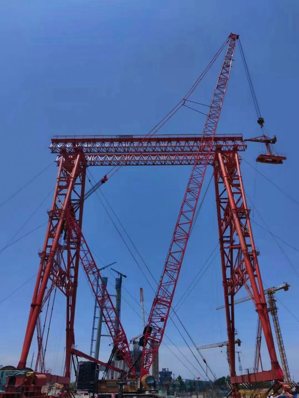 提梁機(jī)、架橋起重機(jī)、路橋門機(jī)、工程龍門吊租賃出租廠家、電話、價格
