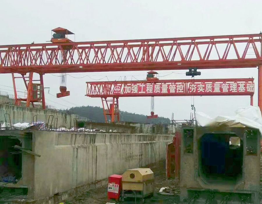 呼和浩特市提梁機、梁場龍門吊、桁架單雙梁門式起重機