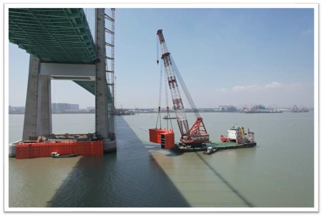 中交第二航務工程局 北口大橋防撞套箱