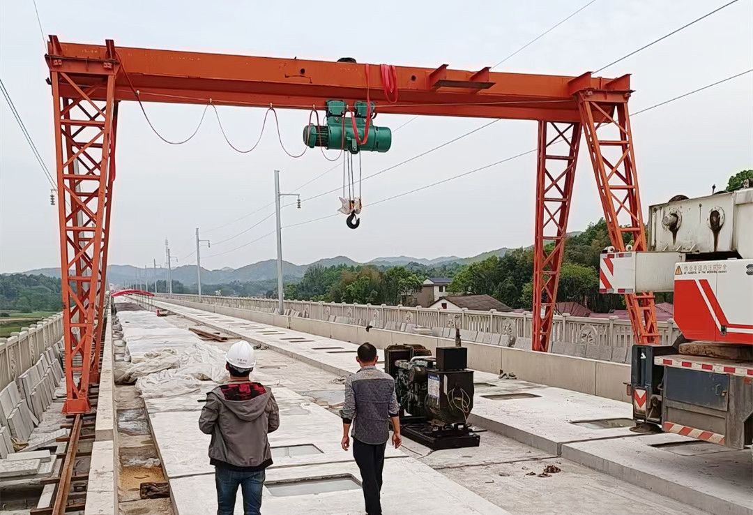 贛州起重機械設備廠家銷售，電動葫蘆單梁門式起重機