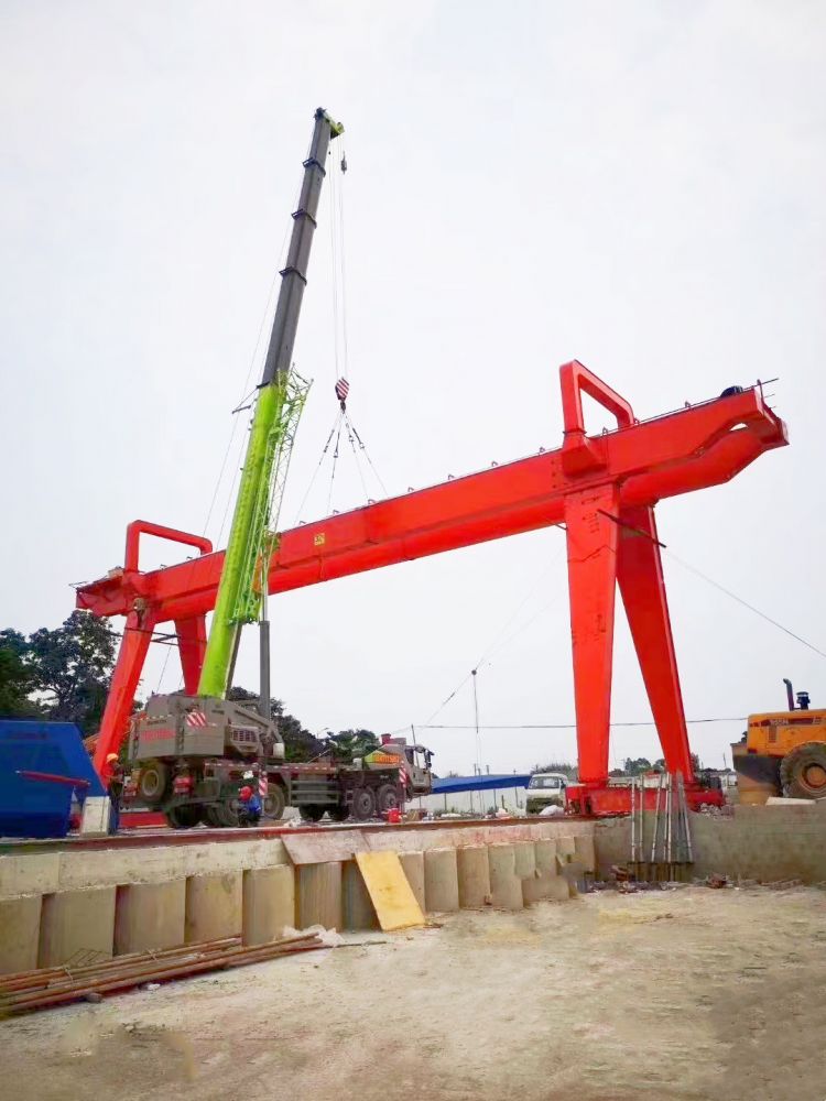 滄州龍門吊、A型電動雙梁門式起重機廠家銷售、安裝維修
