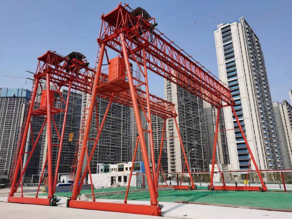 廣州番禺龍門吊、提梁機(jī)、雙梁桁架門式起重機(jī)、路橋門機(jī)、廠家銷售