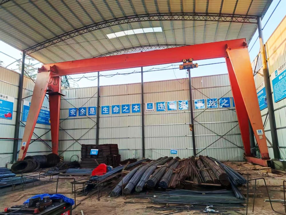 龍門吊廠家、型號、參數(shù)、電動(dòng)單梁門式起重機(jī)設(shè)計(jì)制造、安裝維修