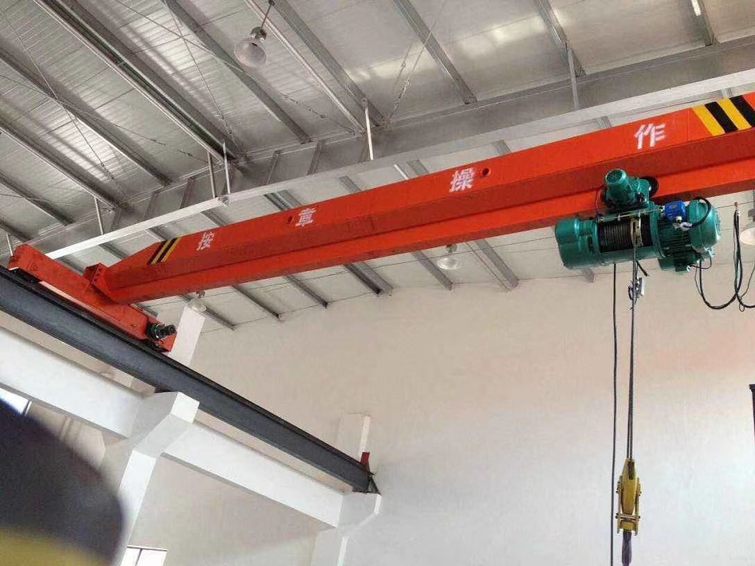 LDA型電動單梁起重機.jpg