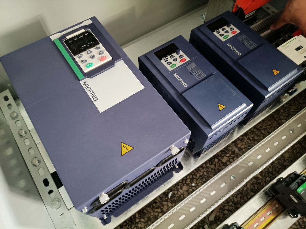 鄭州滎陽配電柜廠家定制、起重電器箱柜、工控自動化電氣