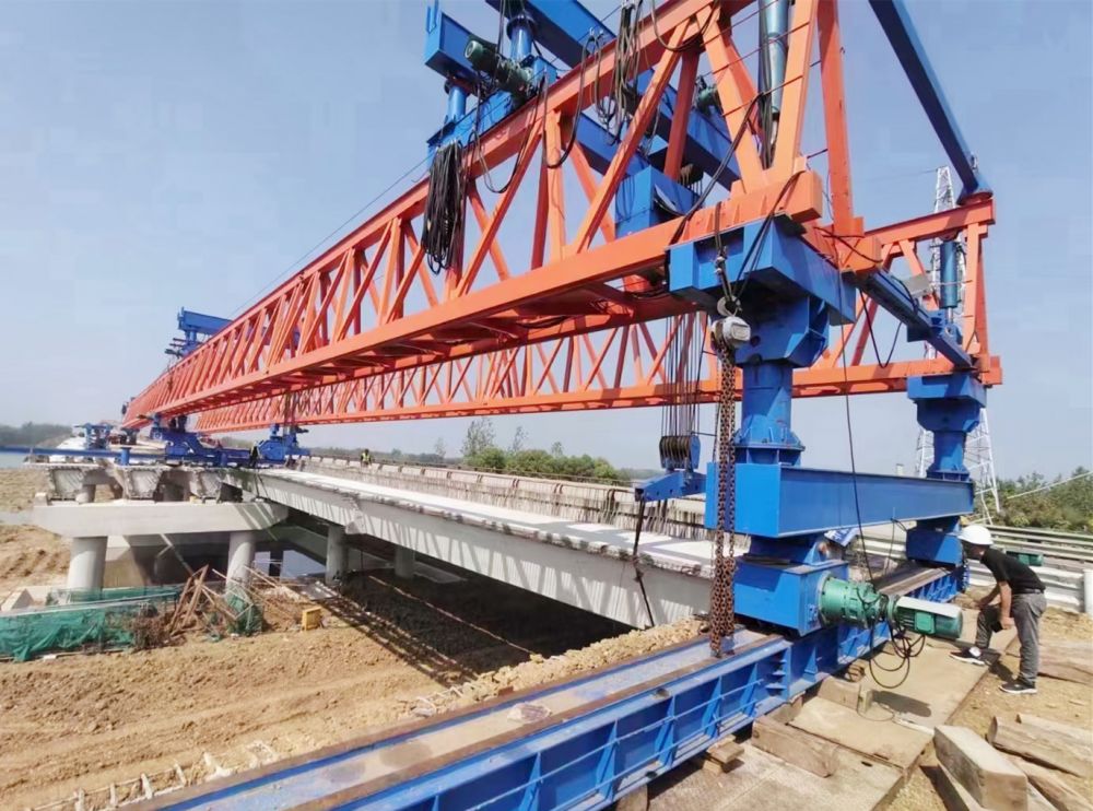 架橋機(jī)型號規(guī)格、架橋機(jī)技術(shù)參數(shù)、架橋機(jī)廠家制造安裝調(diào)試、修理維修