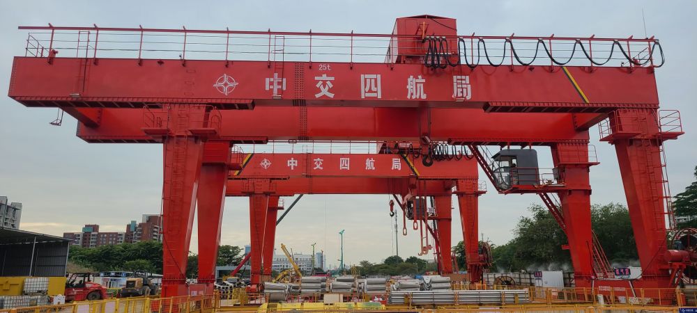 全國(guó)租賃龍門(mén)吊、門(mén)式起重機(jī)、出渣機(jī)出租廠家服務(wù)