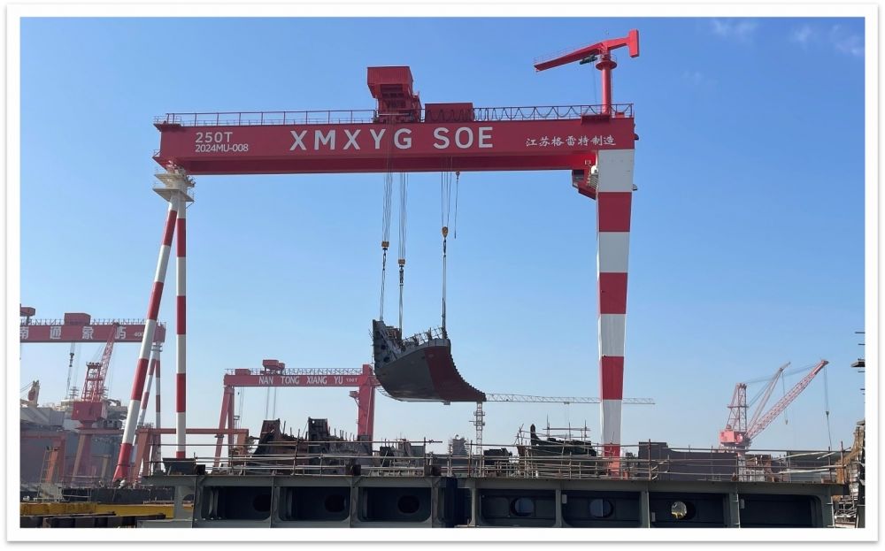 象嶼海裝250T造船門式起重機